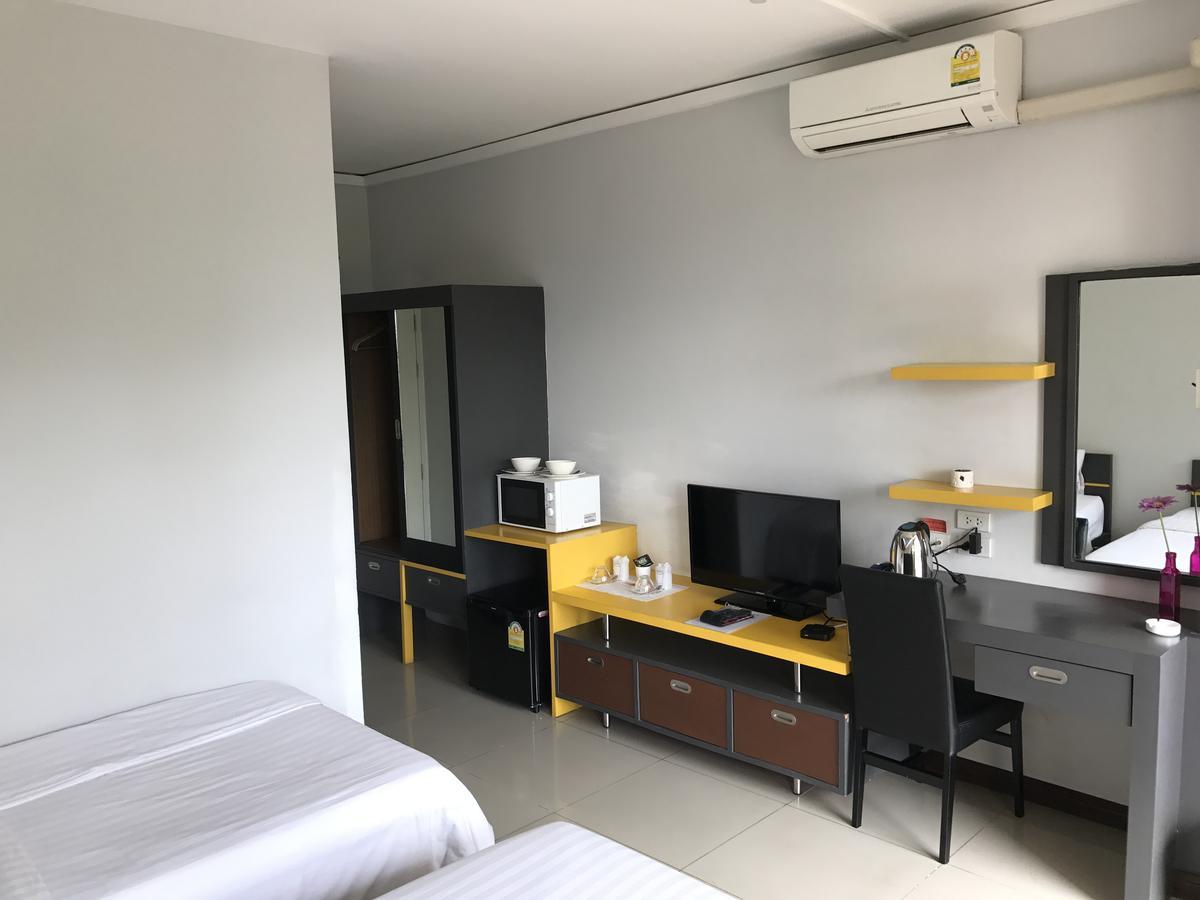 The Icon Service Apartment Si Maha Phot Exterior photo