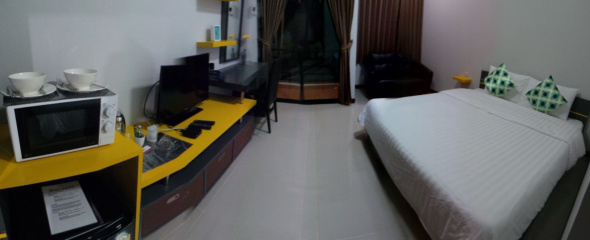 The Icon Service Apartment Si Maha Phot Exterior photo